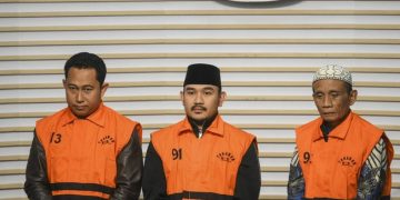 Bupati Bekasi Ade Kuswara Dituntut 7 Tahun Penjara, Abah Kunang 4 Tahun