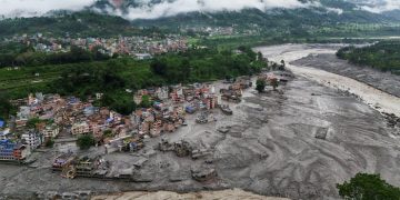 Banjir Bandang Nepal-Tibet: 1.300 Orang Hilang, 165 Meninggal