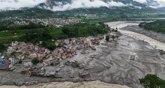 Banjir Bandang Nepal-Tibet: 1.300 Orang Hilang, 165 Meninggal