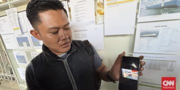 Operasi Ditutup, Keluarga Korban KMP Mutiara Masih Bertahan Cari Sanak Saudara