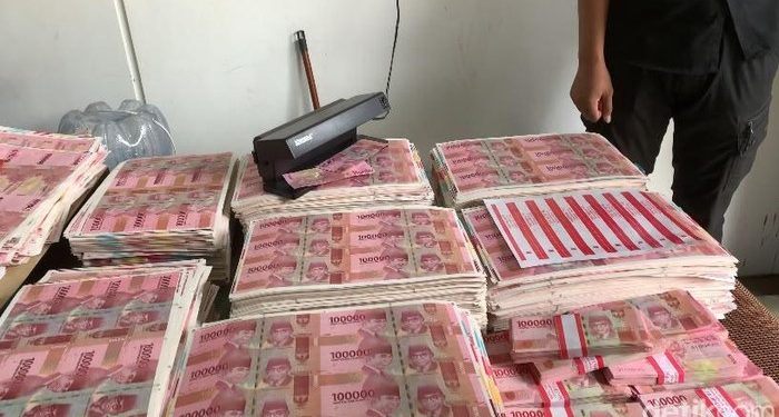 Polisi Gerebek Pabrik Uang Palsu Rp 36 M di Tangsel, 4 Orang Ditangkap