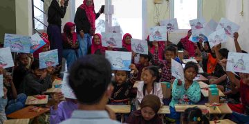 Pelindo Marine Ajak Anak Kenjeran Belajar Lingkungan dan Kapal Tunda