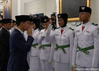 Gibran Kukuhkan 76 Paskibraka Nasional 2026 di Istana Negara