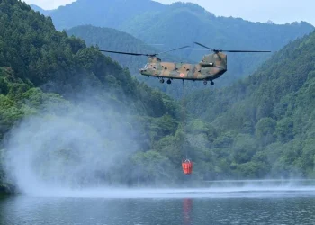 Helikopter Chinook Jepang Tangani Karhutla di Kalimantan