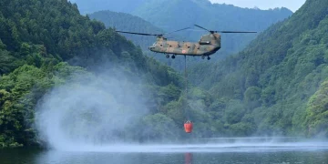 Helikopter Chinook Jepang Tangani Karhutla di Kalimantan