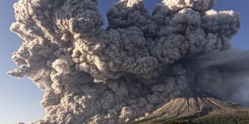Gunung Sinabung Erupsi, 2.451 Warga Karo Dievakuasi dari Dua Desa