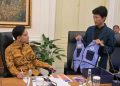 Gibran Apresiasi Karya Mahasiswa Rompi Anti Tantrum