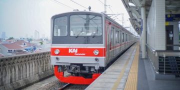KRL Anjlok Saat Masuk Stasiun Jakarta Kota