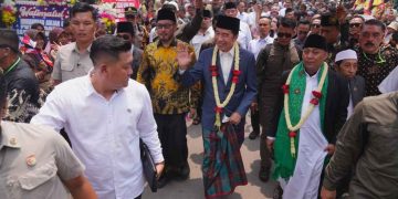 Jokowi Hadiri Acara Khitanan Anak Ustadz Ujang Busthomi