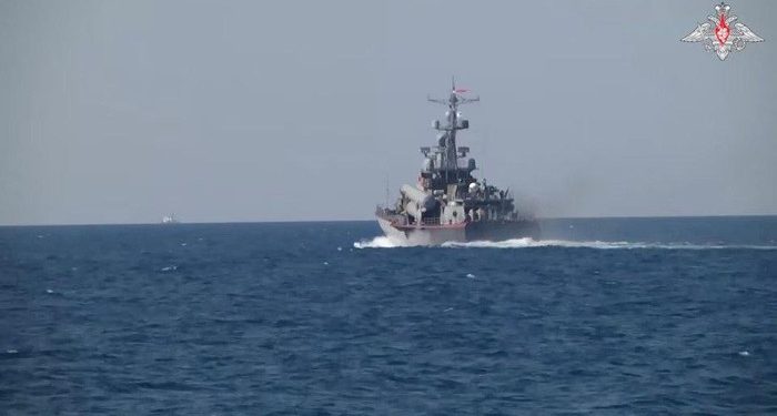 Kapal Perang Rusia Lepaskan Suar ke Arah Helikopter Denmark di Laut Baltik