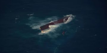 Tim SAR Temukan Liferaft Diduga Milik KM Virgo Transport 8 di Laut Jawa