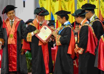 PM Timor Leste Xanana Terima Gelar Doktor HC