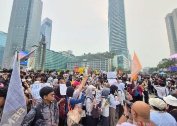 Mahasiswa UI dan Warga Padati Bundaran Hl