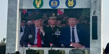 Jokowi dan SBY Duduk Berdampingan pada HUT Ke-81 TNI