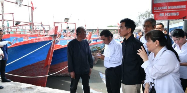 Wapres Gibran Tinjau Pendangkalan Sungai di Cilacap