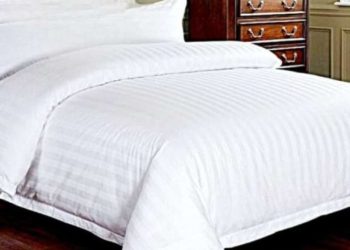 Alasan Sprei Hotel Selalu Putih