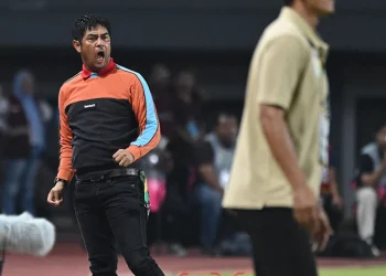 Semen Padang FC Copot Nil Maizar dari Kursi Pelatih