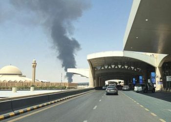 Bandara Arab Dihantam Rudal, Penerbangan Terhenti